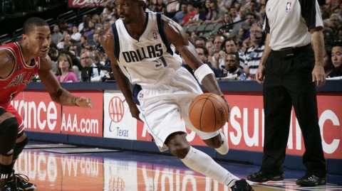 回顾经典：2010季前赛诺维茨基领衔小牛力擒公牛