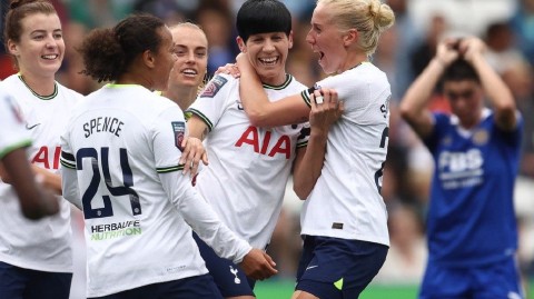 绿茵玫瑰绽放记：热刺女足客场逆转莱斯特城