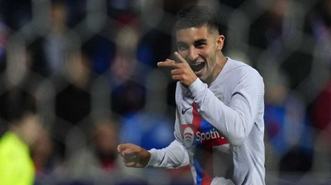 欧冠烽火中的告别与新生：巴萨客胜比尔森胜利一役回顾