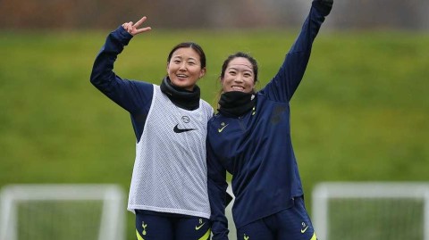 热刺女足训练瞬间：唐佳丽与队友备战掠影