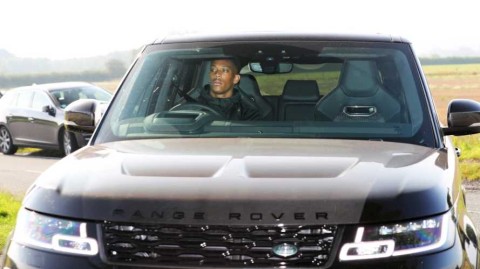 智利杀神驾临！桑切斯亮相卡灵顿 国米租借协议已近在咫尺