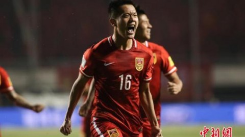 国足0-1卡塔尔再遭重创，三场零进球创亚洲杯92年最耻辱纪录