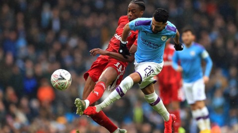 蓝月亮剑伊蒂哈德：一场由热苏斯引领的摧枯拉朽之战