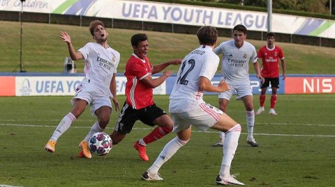 劳尔挂帅，皇马青年军3比2力克本菲卡勇夺青年欧冠桂冠