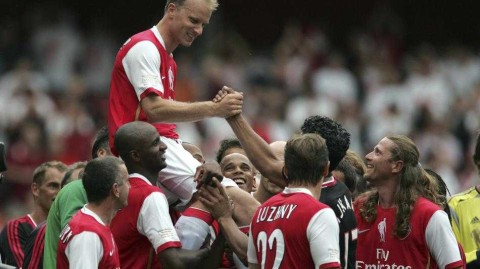 冰王子优雅加冕：博格坎普入选英超名人堂的永恒瞬间