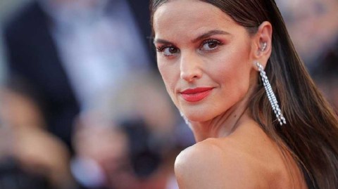 璀璨戛纳夜德国门神特拉普携超模女友闪耀猫王首映红毯