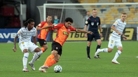 基辅迪那摩霸气卫冕乌超杯，新帅卢塞斯库反戈旧主顿涅茨克矿工