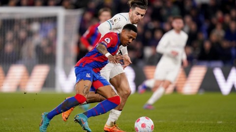 英超争冠悬念重燃：水晶宫主场顽强阻击曼城