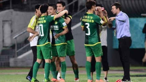 大雨中的浦东奇迹：安德烈·路易斯帽子戏法，上海申花3-2客胜海港改写德比历史