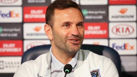 欧联杯激战前夜：伊斯坦布尔发布会的凝重与训练场的最后一课