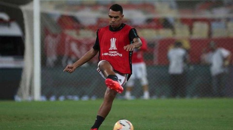 弗拉门戈马拉卡纳奏凯歌，两球气走巴兰基亚青年紧握出线主动权