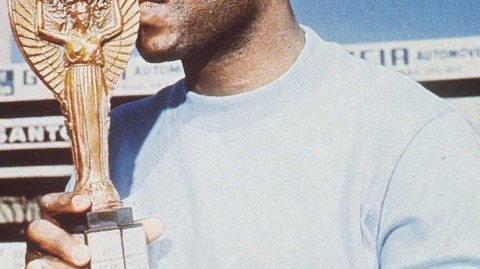 双子球王：绿茵场上永恒的对手，命运与共的知己