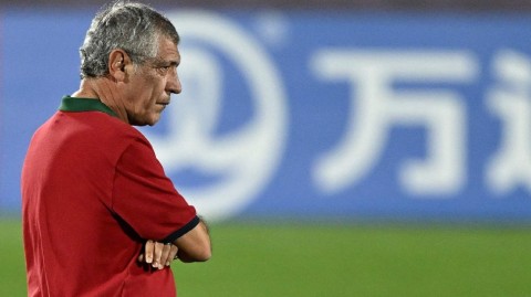 葡萄牙主帅凝望训练场 世界杯决战前暗藏玄机