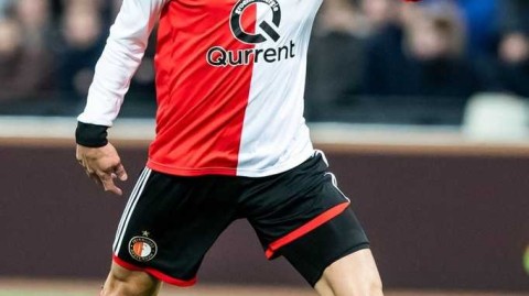 三十五岁不老传奇 范佩西帽子戏法加冕联赛二百球丰碑