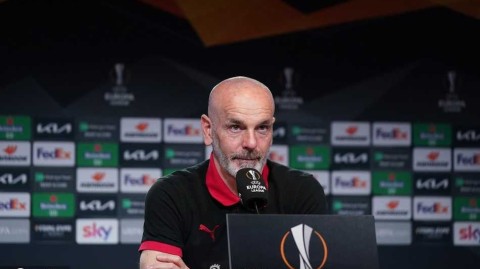 AC米兰欧联杯迎战曼联：伊布复出领衔，圣西罗静待“桃园德比”