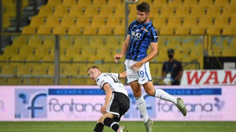 真蓝黑的绝地反击：帕尔马vs亚特兰大赛场风云