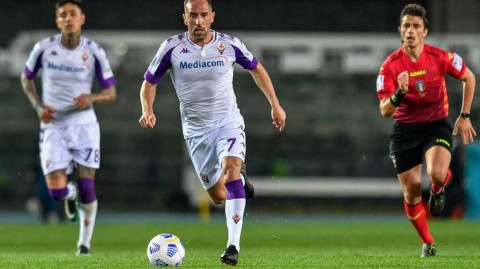 刀疤战士告别紫百合：里贝里结束佛罗伦萨生涯，传奇仍在继续