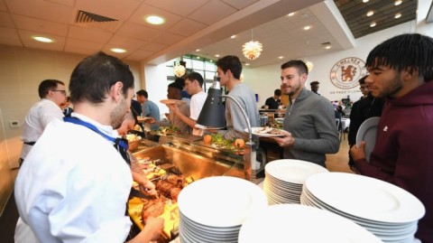 蓝军圣诞夜：舌尖上的切尔西，温情与战术的盛宴