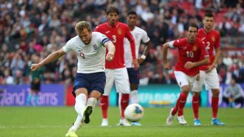 英格兰大胜保加利亚 凯恩帽子戏法闪耀温布利