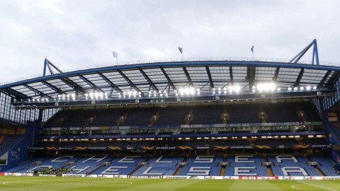 伦敦心脏的蓝色桎梏：斯坦福桥，那片无法伸展的足球圣土