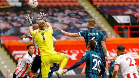 约克郡末路狂徒：班福德头槌绝杀，利兹联踏平谢菲联