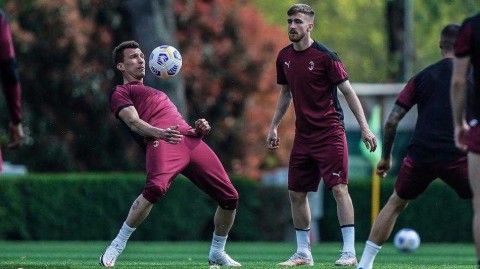 红黑军团冲刺蓝鹰，米兰内洛备战氛围火热