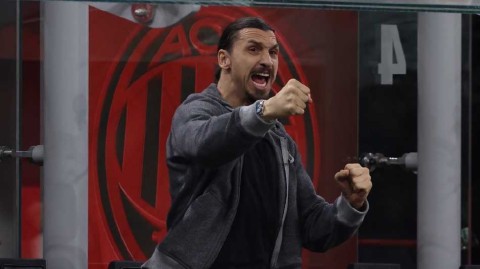 伊布携家人圣西罗观战助威 米兰关键战取胜延续争冠希望