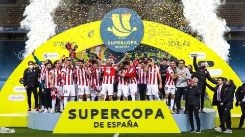 红蓝悲情夜：梅西孤影染红，毕尔巴鄂加时绝杀捧起西超杯