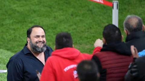 病毒“造访”希腊船王：诺丁汉森林老板确诊，欧洲足坛拉响防疫警报