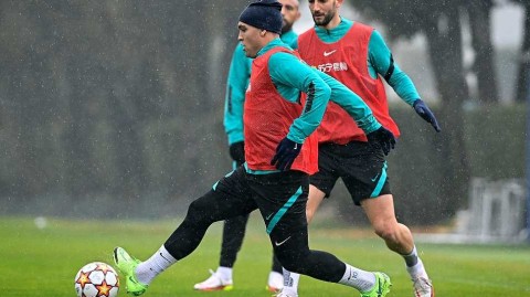 欧冠生死战前最后一练：蓝黑军团士气高昂，警长主场静待挑战