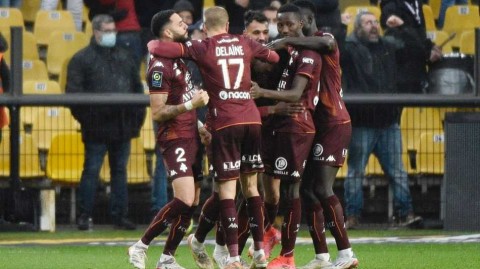 法甲惊魂夜：梅斯三度落后三度追平，波尔多客场饮恨憾失胜局