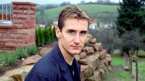 绿茵场上的月光少年：那些惊艳了时光的足球初恋脸