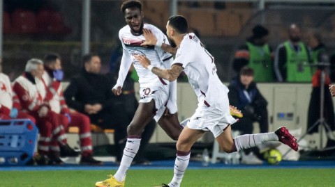 萨勒尼塔纳客场逆转莱切，迪亚传射建功锁定胜局