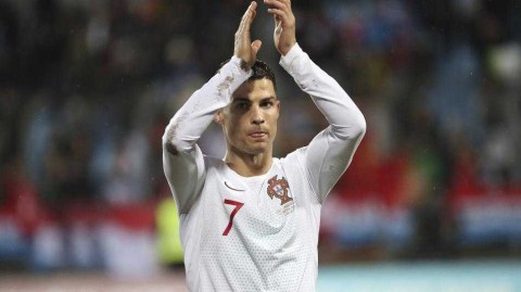 岁月无声哨音骤停：被疫情偷走的一年，带走了谁的欧洲杯之梦？