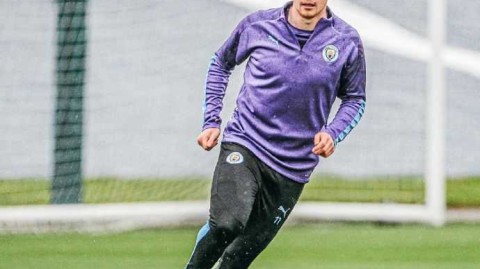 后防基石回归！斯通斯复出助曼城摆脱中卫危机