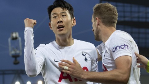 英超争冠焦点战利物浦与热刺激战安菲尔德