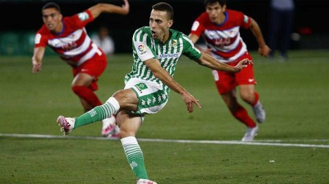 最后时刻的惊心动魄：皇家贝蒂斯补时阶段追平格拉纳达，费基尔率队上演逆转好戏