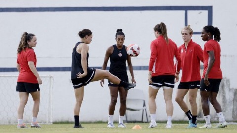 蒙特雷的决战前夜：加拿大女足半决赛备战纪实