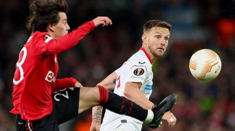 欧联杯惊魂夜：红魔两球领先痛失好局，塞维利亚补时绝平老特拉福德