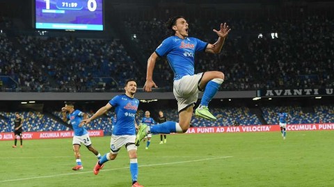 奥斯梅恩染血红牌那不勒斯十人应战威尼斯因西涅点射破僵局