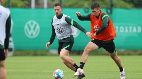 范博梅尔狼堡时代开启：首训之日，野心与希望在绿茵场上绽放