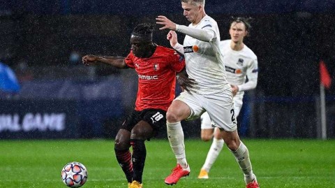 欧冠新军首秀：雷恩主场憾平克拉斯诺达尔，激情与遗憾并存