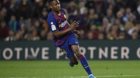 巴萨未来基石法蒂正式升入一队 身披22号战袍违约金暴涨至四亿欧元