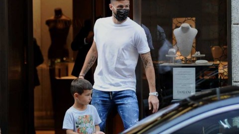 米兰城下的温情时光，吉鲁与爱子购物被捕捉，锋霸场外尽显慈父本色