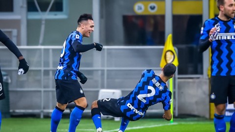 蓝黑锋芒：劳塔罗赛季14球，追平个人意甲进球纪录之夜