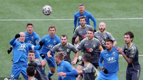 疫情漩涡中的足球孤岛：白俄罗斯超级联赛的“硬核”开赛与全球瞩目