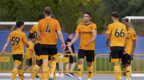 狼队西班牙友谊赛四球大胜阿拉维斯 季前备战展露锋芒