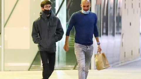 曼城主帅瓜迪奥拉街头被挑衅，17岁儿子挺身护父展现温情一面