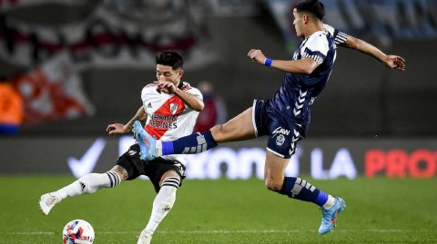 河床主场力克拉普拉塔体操 贝尔特兰一锤定音