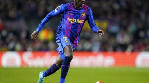 登贝莱续约风波与巴萨的财务博弈之路